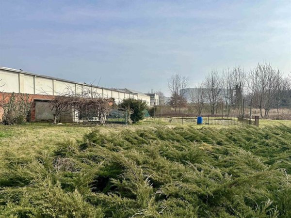 terreno edificabile in vendita a Cressa