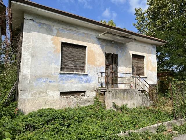 casa indipendente in vendita a Cressa