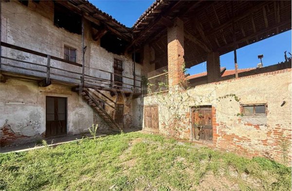 casa indipendente in vendita a Cressa