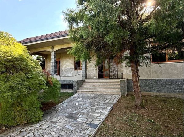casa indipendente in vendita a Cressa