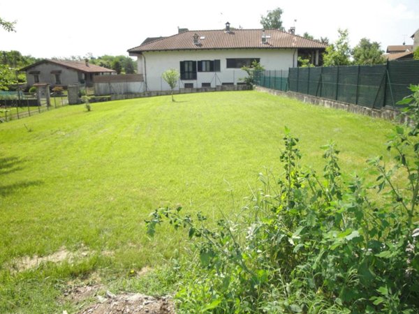 villa in vendita a Cureggio