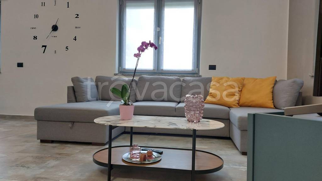 casa indipendente in vendita a Cureggio