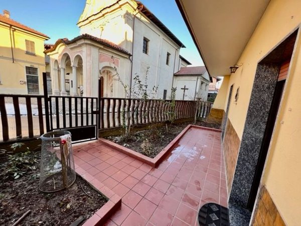 appartamento in vendita a Cureggio in zona Cascine Enea
