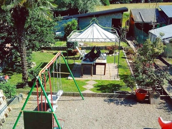casa indipendente in vendita a Cureggio