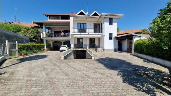 casa indipendente in vendita a Cureggio