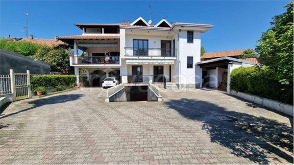 casa indipendente in vendita a Cureggio