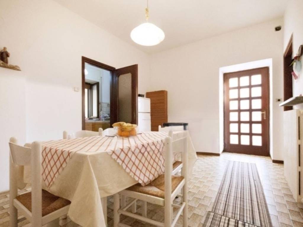 appartamento in vendita a Cureggio in zona Cascine Enea