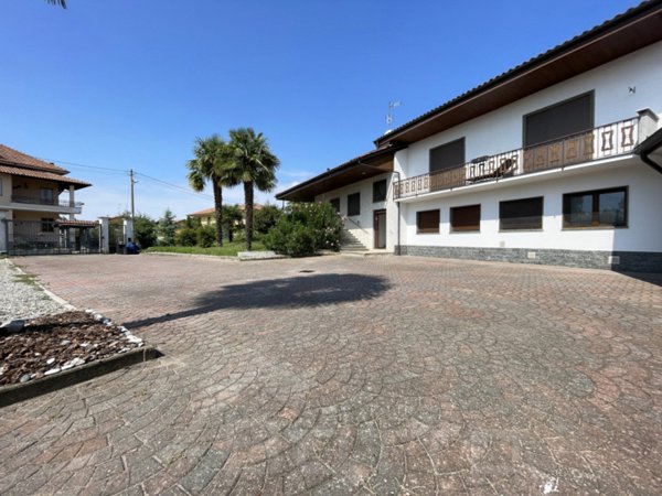 casa indipendente in vendita a Cureggio