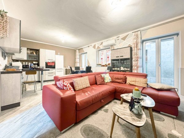 casa indipendente in vendita a Cureggio