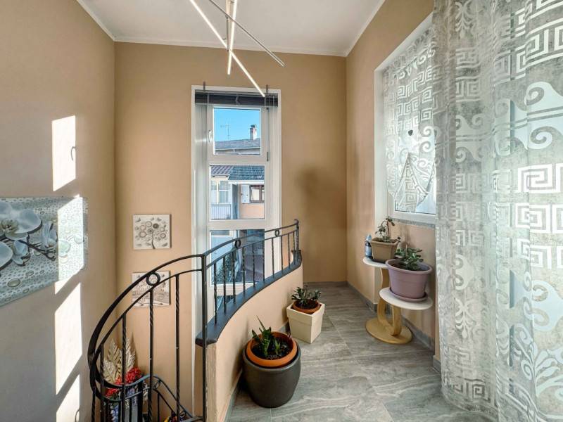 casa indipendente in vendita a Cureggio
