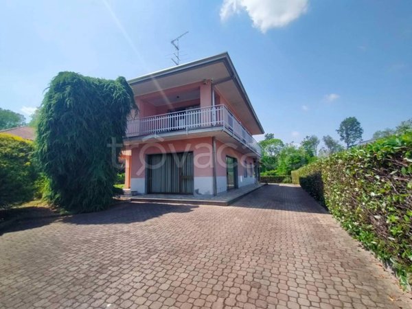 casa indipendente in vendita a Cureggio