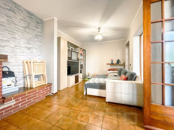 casa indipendente in vendita a Cureggio