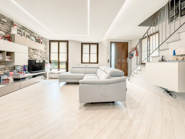 casa indipendente in vendita a Cureggio in zona Cascine Enea