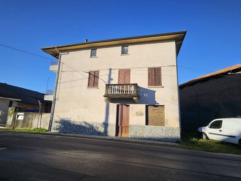 casa indipendente in vendita a Cureggio in zona Cascine Enea