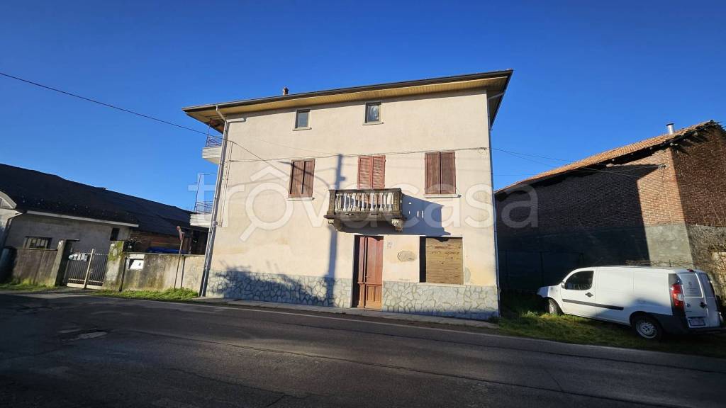 casa indipendente in vendita a Cureggio