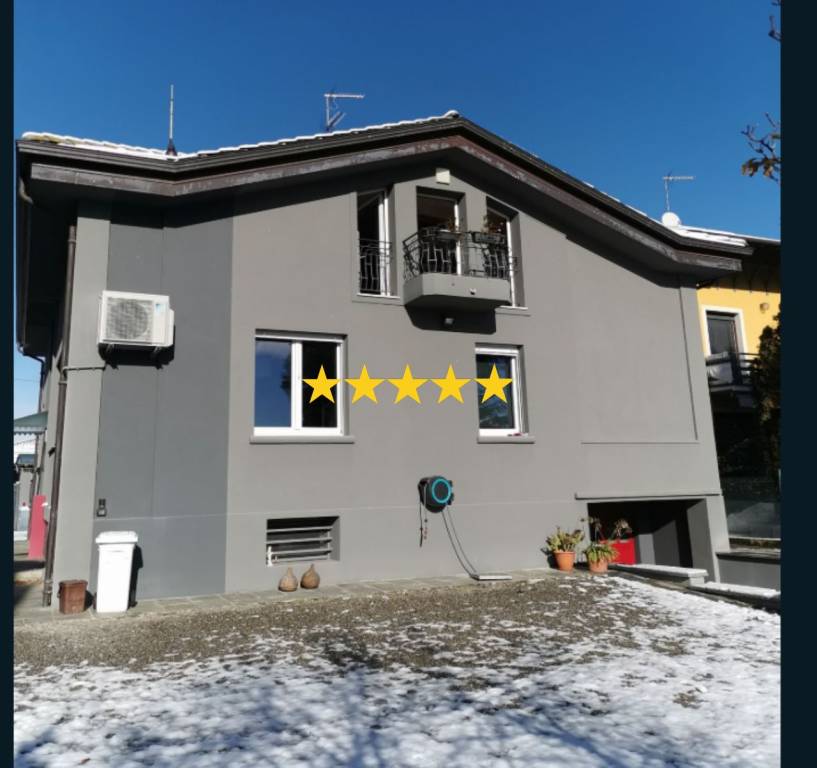 casa indipendente in vendita a Cureggio