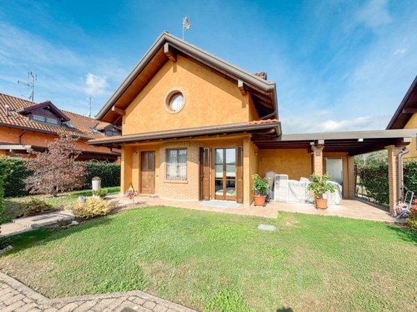 casa indipendente in vendita a Cureggio in zona Cascine Enea