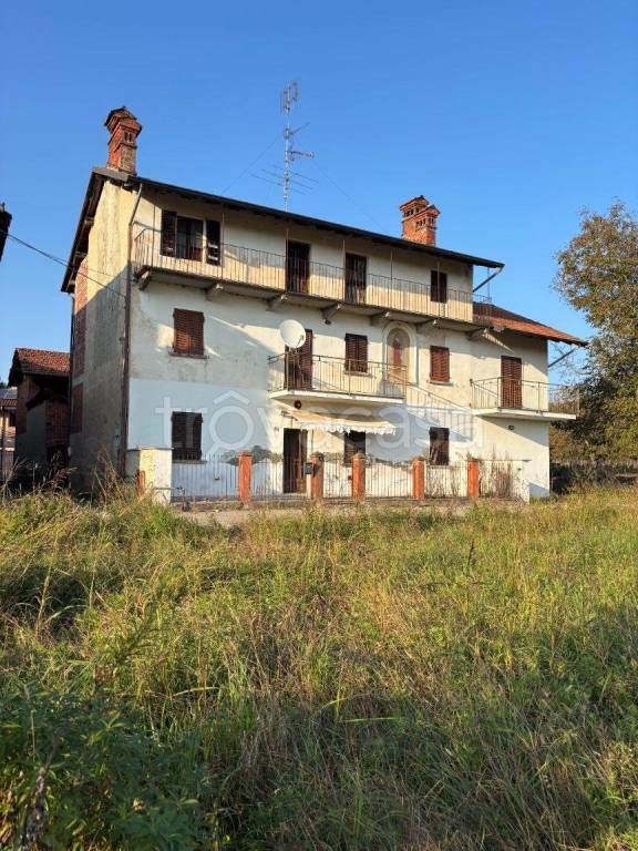 casa indipendente in vendita a Cureggio