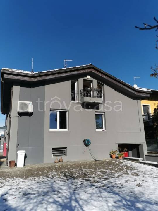 casa indipendente in vendita a Cureggio