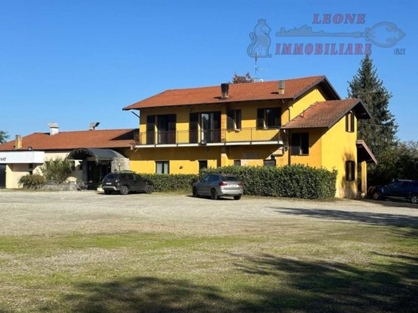 negozio in vendita a Cureggio