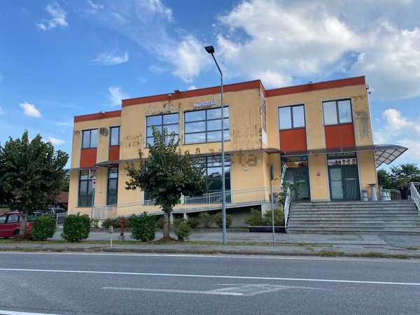 negozio in vendita a Cureggio