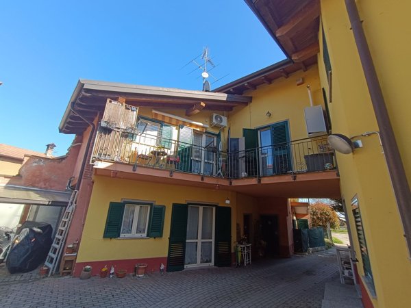 casa indipendente in vendita a Cureggio