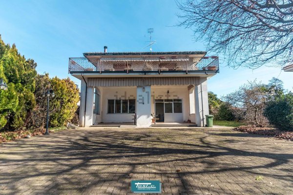 casa indipendente in vendita a Cureggio