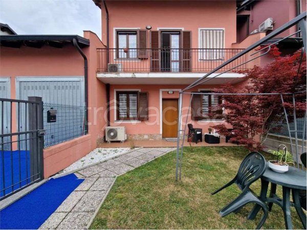 casa indipendente in vendita a Cureggio