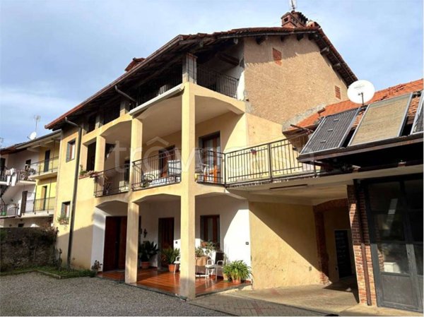 casa indipendente in vendita a Cureggio