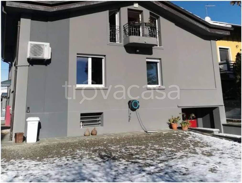 casa indipendente in vendita a Cureggio
