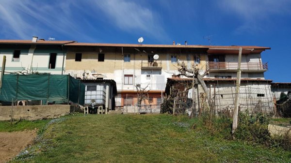 casa indipendente in vendita a Divignano