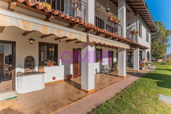 casa indipendente in vendita a Divignano