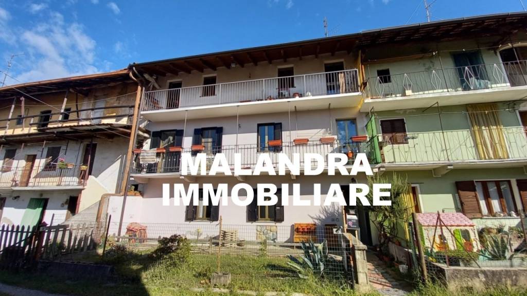 casa indipendente in vendita a Divignano