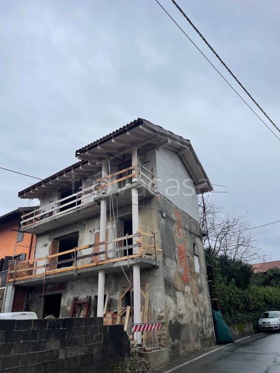 appartamento in vendita a Divignano