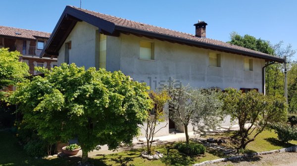 casa indipendente in vendita a Divignano