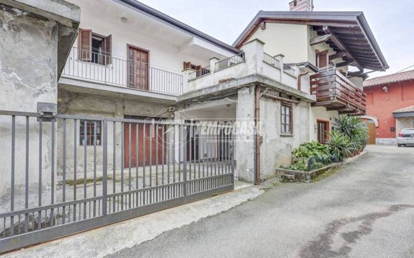 casa indipendente in vendita a Divignano