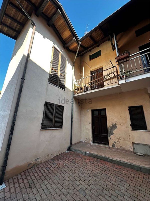 casa indipendente in vendita a Divignano