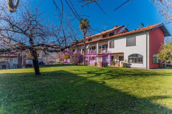 casa indipendente in vendita a Divignano