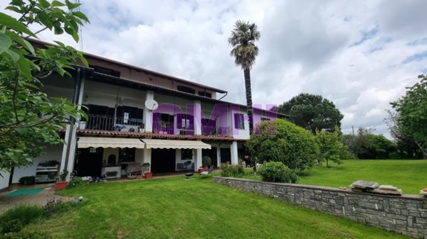casa indipendente in vendita a Divignano