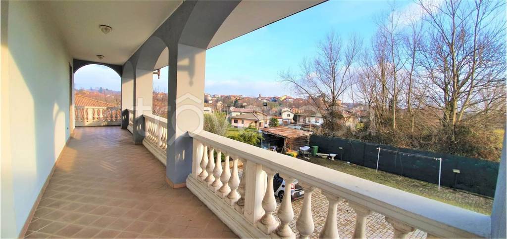 casa indipendente in vendita a Divignano