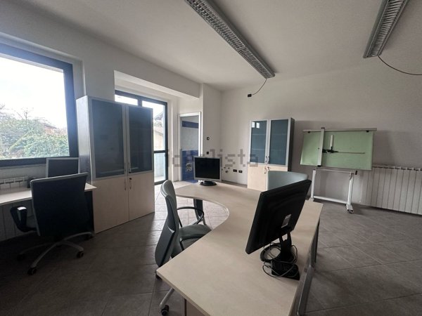 ufficio in vendita a Divignano