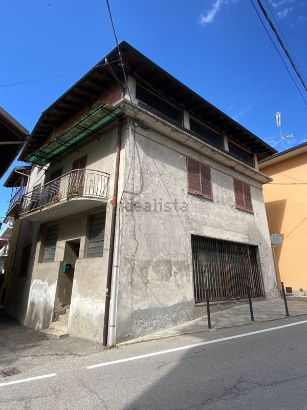 casa indipendente in vendita a Divignano