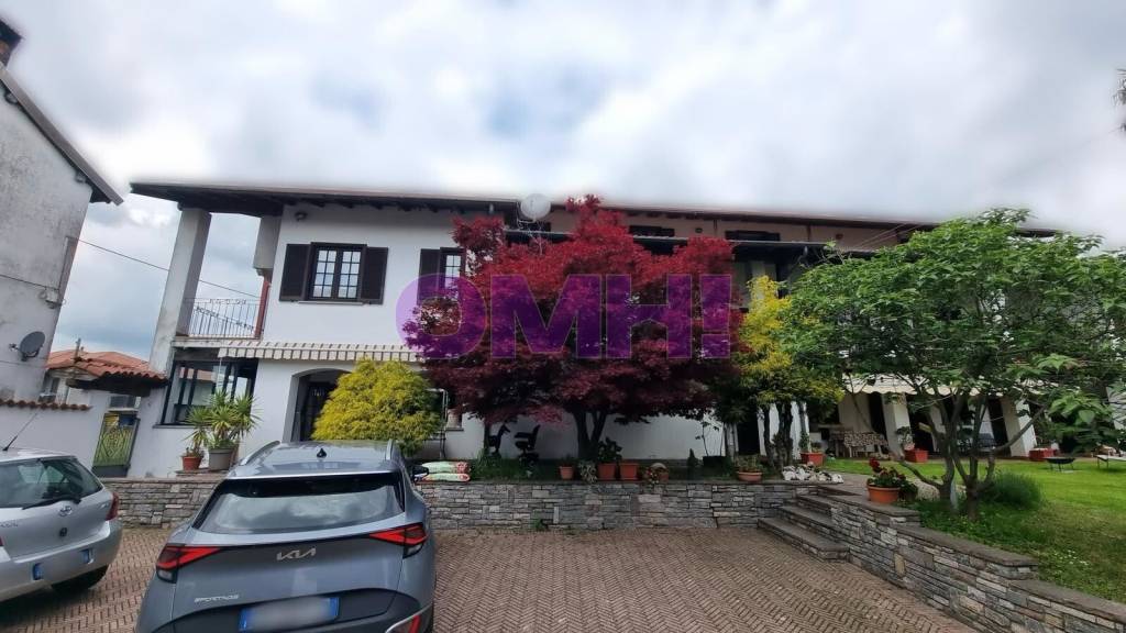 casa indipendente in vendita a Divignano