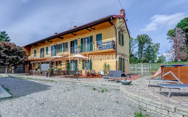 casale in vendita a Divignano