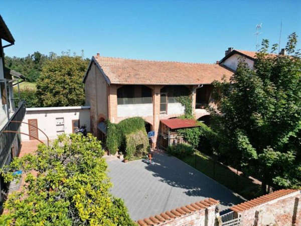 casa indipendente in vendita a Divignano