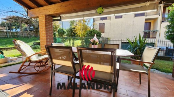 casa indipendente in vendita a Divignano