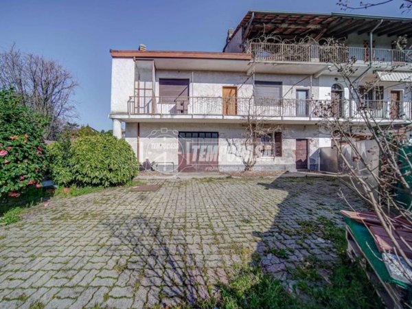 casa indipendente in vendita a Divignano