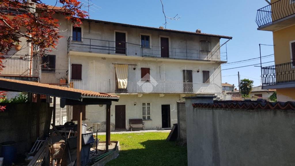 casa indipendente in vendita a Divignano