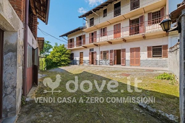 casa indipendente in vendita a Divignano