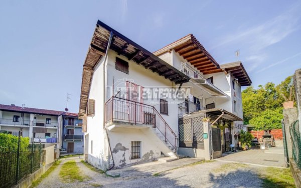 casa indipendente in vendita a Divignano